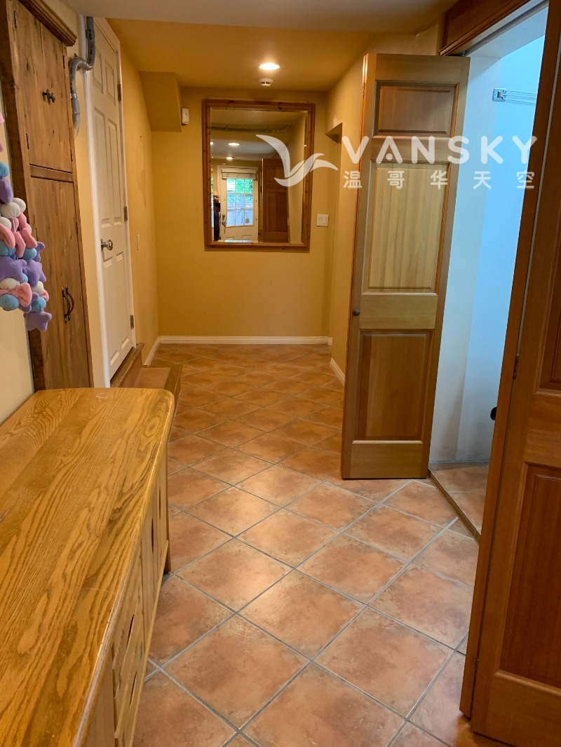 260112152422_Downstair hallway.jpg